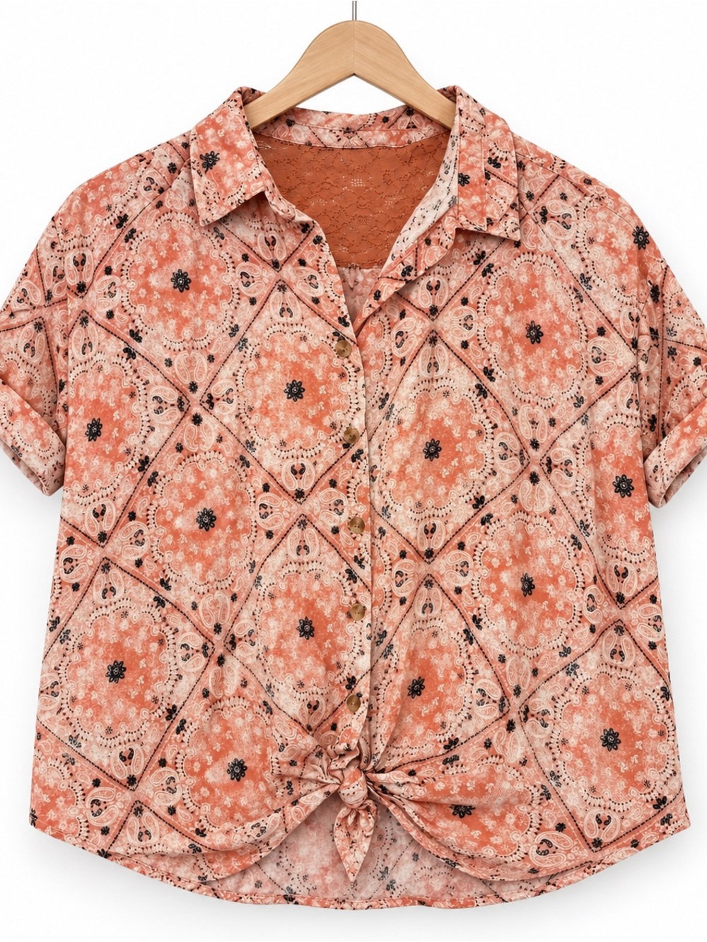 No Boundaries XXL Coral Paisley Lace Back Tie Front Shirt